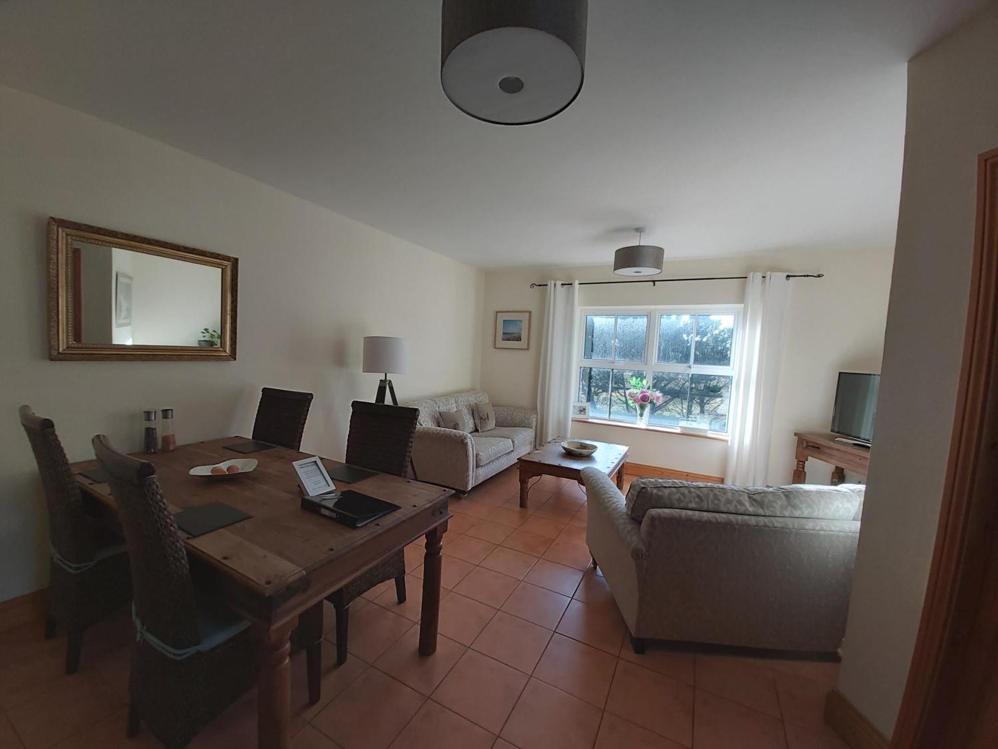 Shanakeever Farm - 2 Bedroom Apartment Clifden Værelse billede
