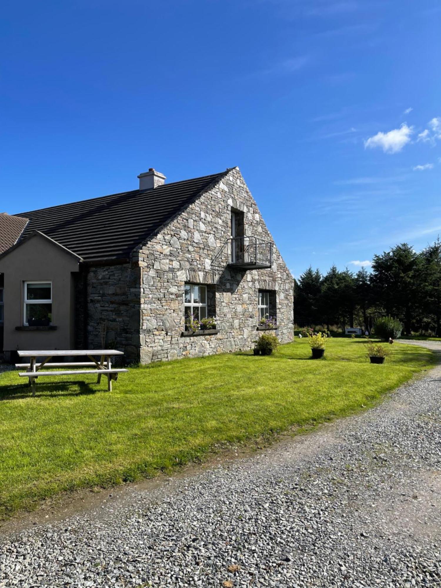 Shanakeever Farm - 2 Bedroom Apartment Clifden Eksteriør billede